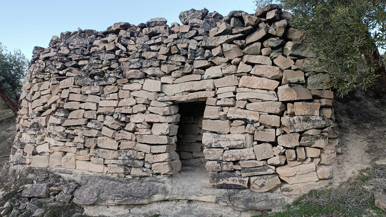 Las chocicas de piedra seca de Porcuna: un patrimonio construido piedra a piedra